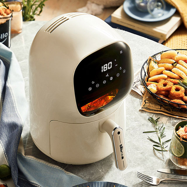 Astronauta Smart Air Fryer com janela visível