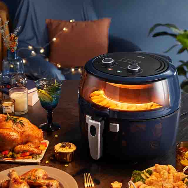 Air Fryer com grande janela visível e função de agitação